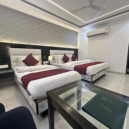 Hotel Krishna Deluxe-By Rcg Hotels Nové Dillí Exteriér fotografie