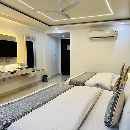 Hotel Krishna Deluxe-By Rcg Hotels Nové Dillí Exteriér fotografie