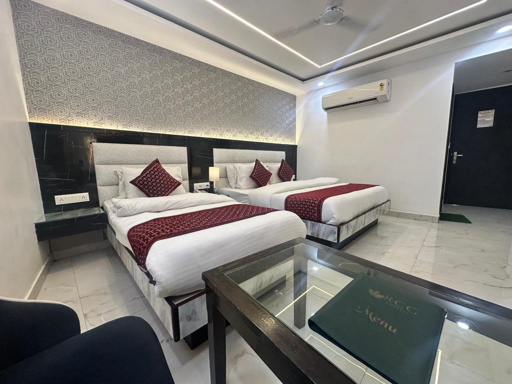 Hotel Krishna Deluxe-By Rcg Hotels Nové Dillí Exteriér fotografie
