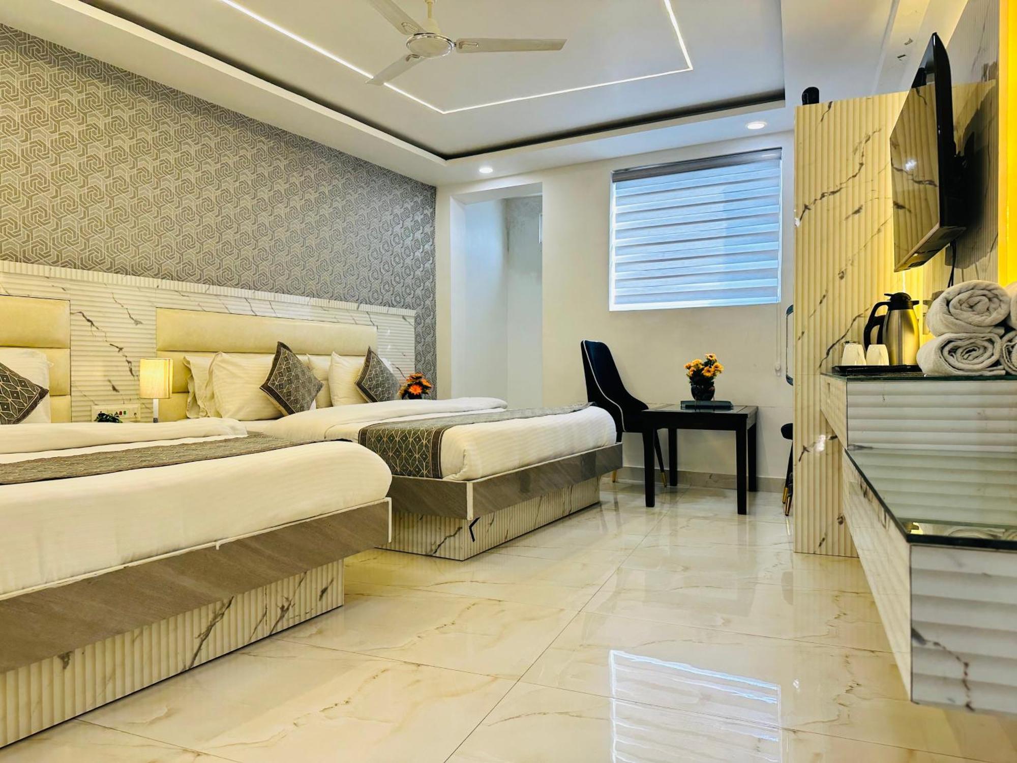 Hotel Krishna Deluxe-By Rcg Hotels Nové Dillí Exteriér fotografie